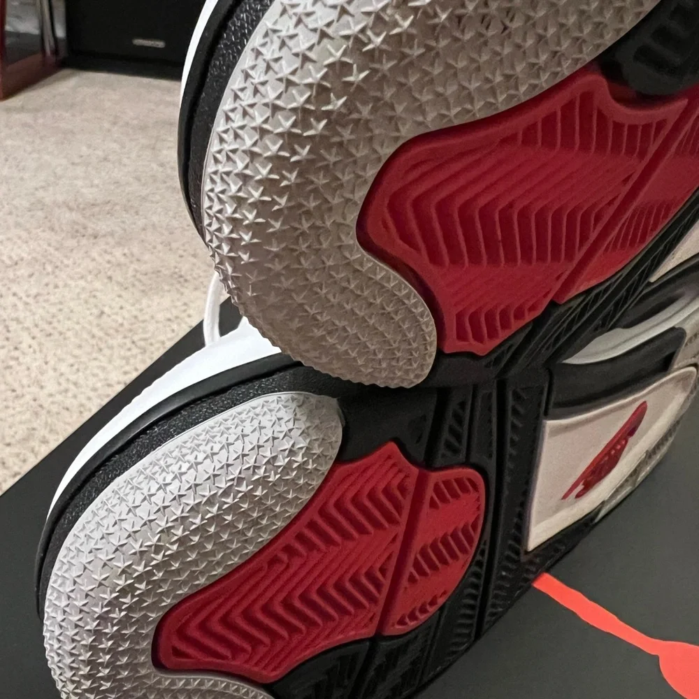 Jordan 4 Retro (2025) White Cement 
Worn 3x - Picture 9 of 11